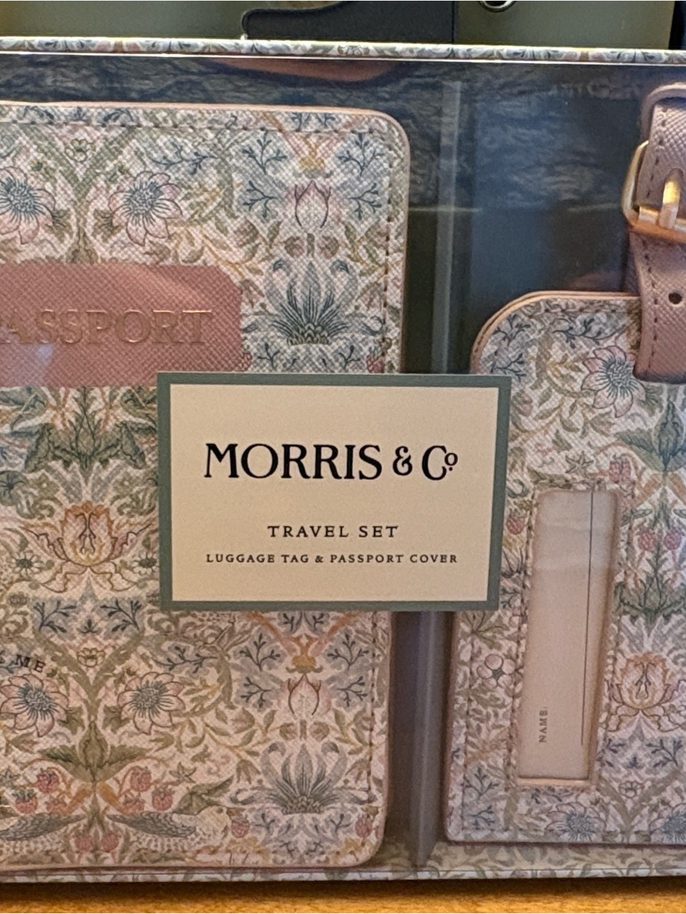 Morris & Co. Strawberry Thief Passport Cover and Luggage Tag Set BNIB